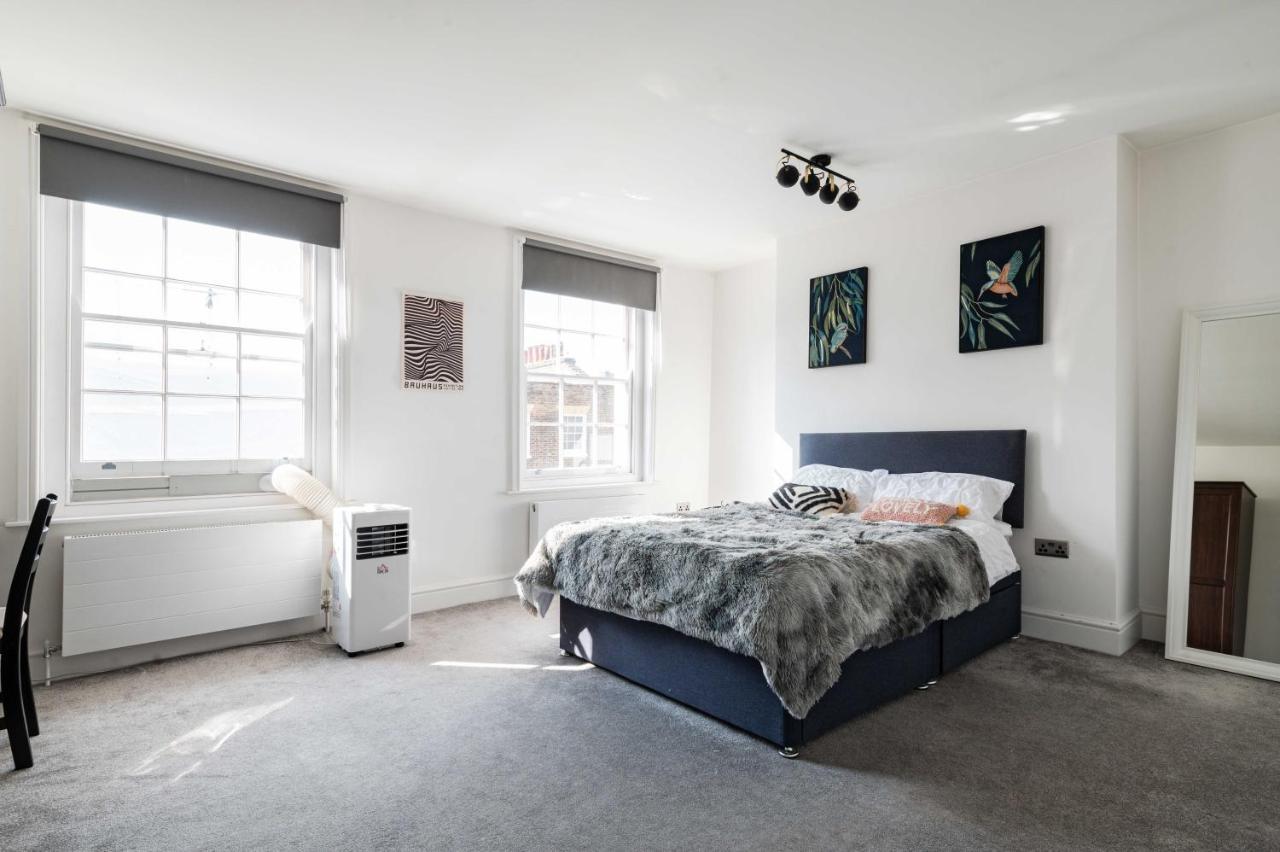 Bright & Spacious 2-Bed, 2-Bath In The Heart Of Central London - Whole Apartment * Londres