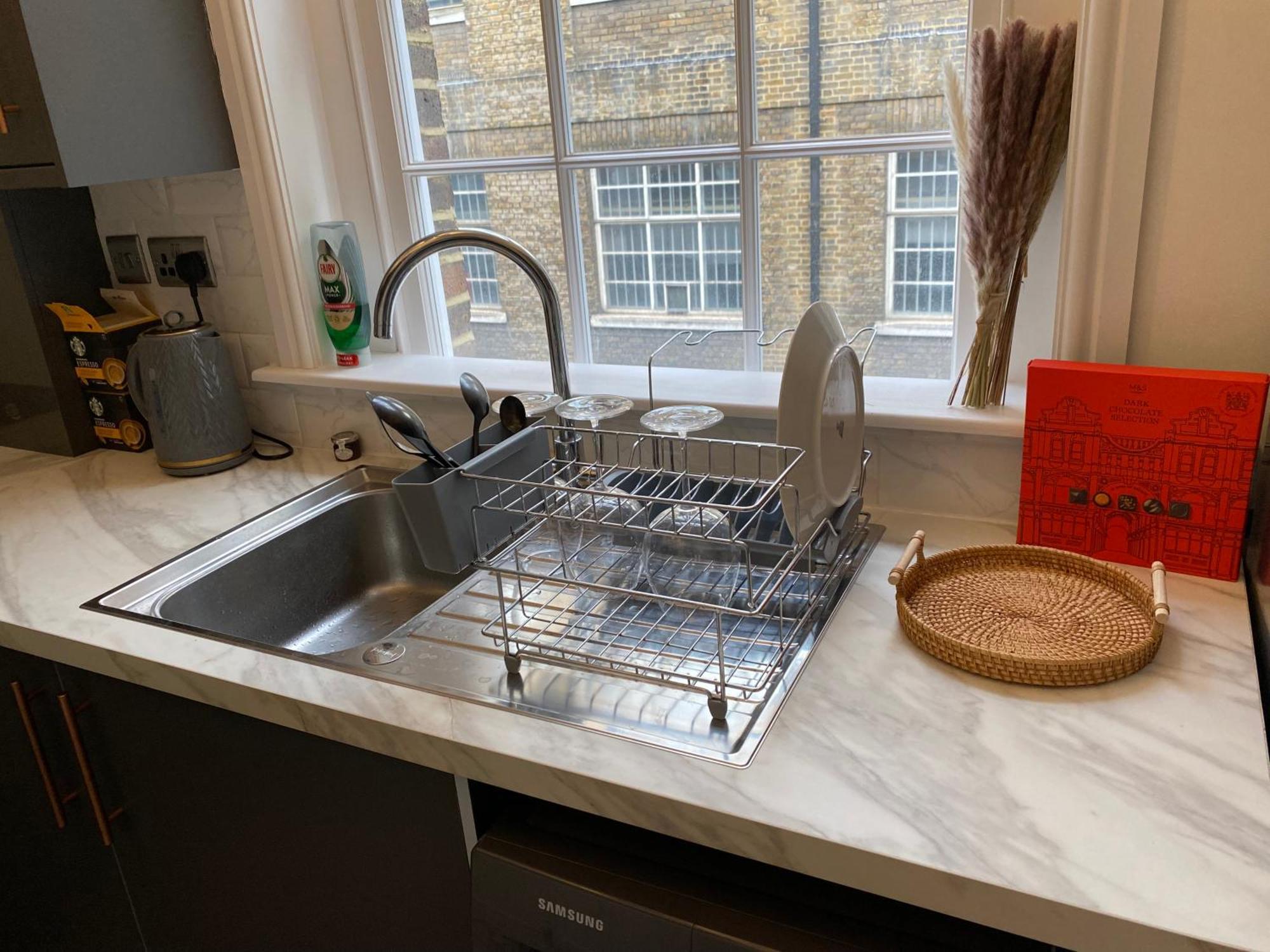 Bright & Spacious 2-Bed, 2-Bath In The Heart Of Central London - Whole Apartment Apartamento